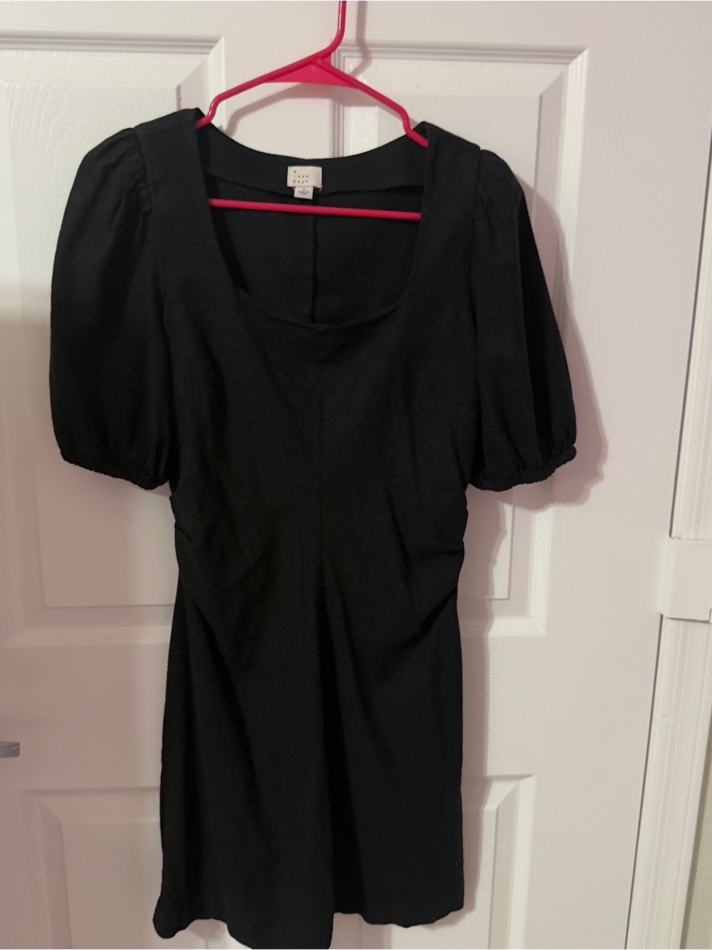 Black Puff-Sleeve Women’s Dress